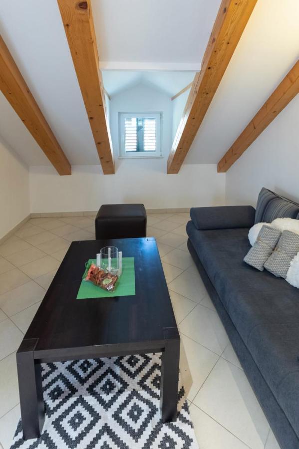 Emily Apartment Sudurad Dış mekan fotoğraf