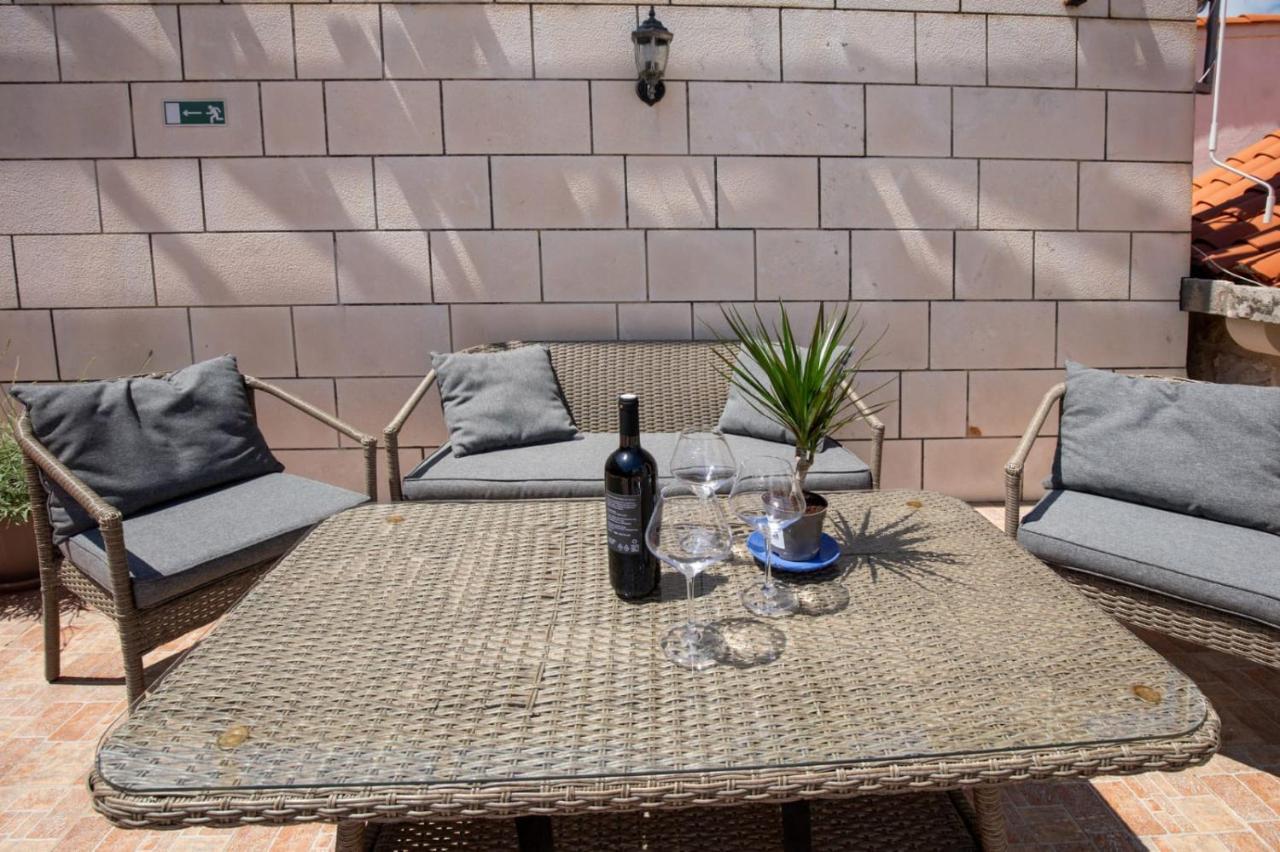 Emily Apartment Sudurad Dış mekan fotoğraf